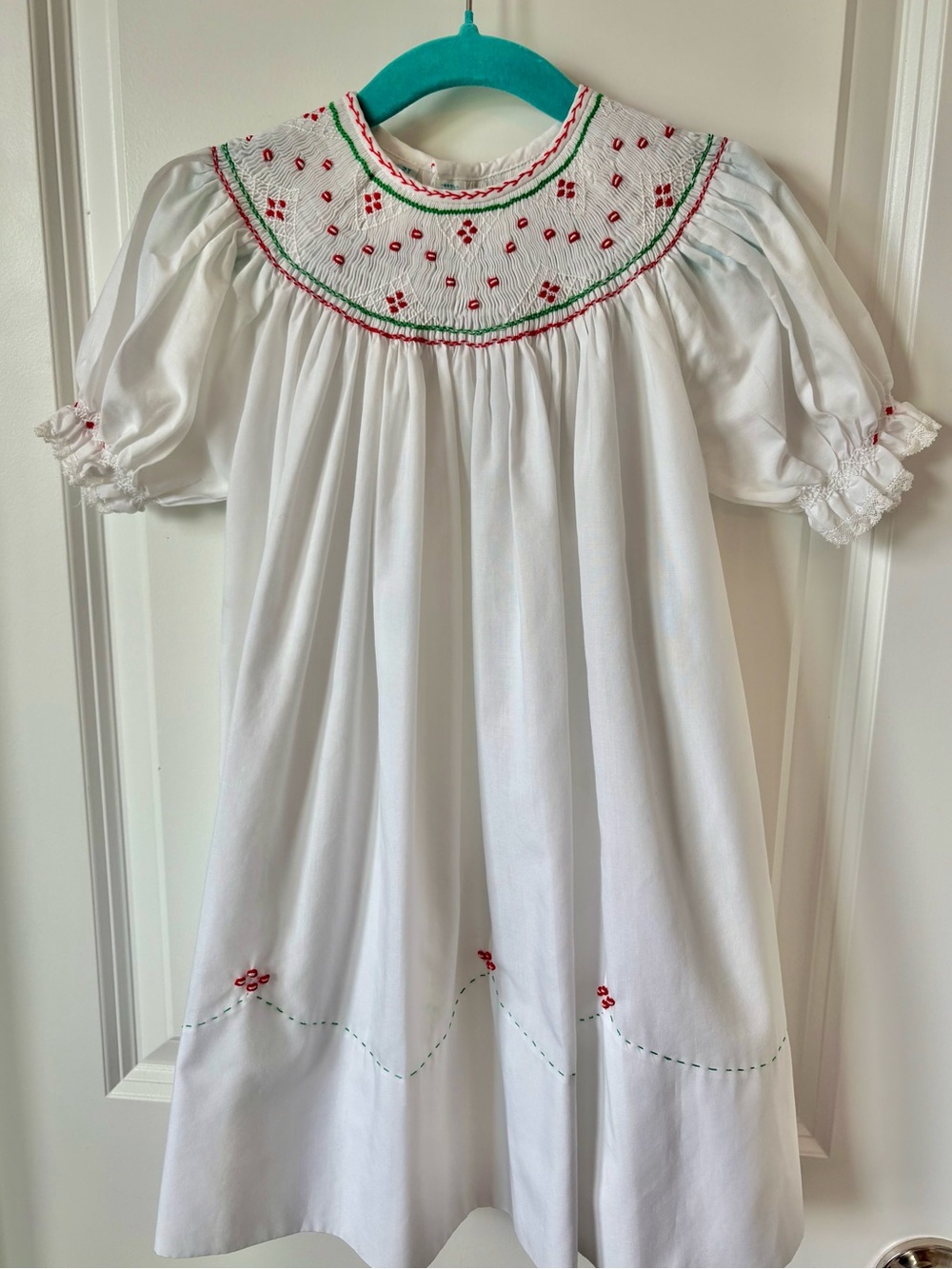 Feltman Brothers 2T White Smocked Christmas Holiday Dress Red Green